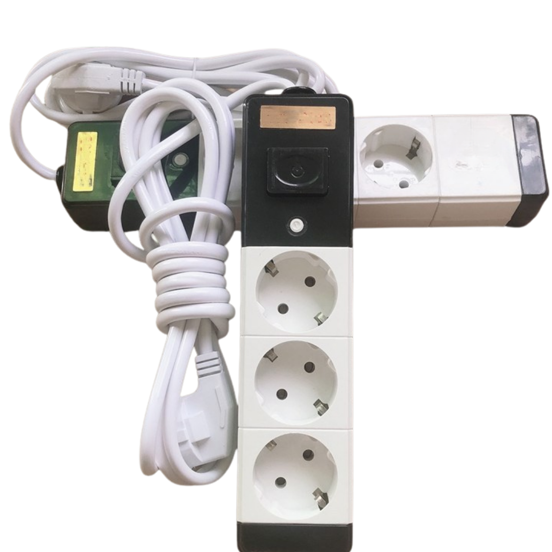 Prelungitor Electric 3 Metri, 3 Prize Schuko, Buton Oprire,Negru