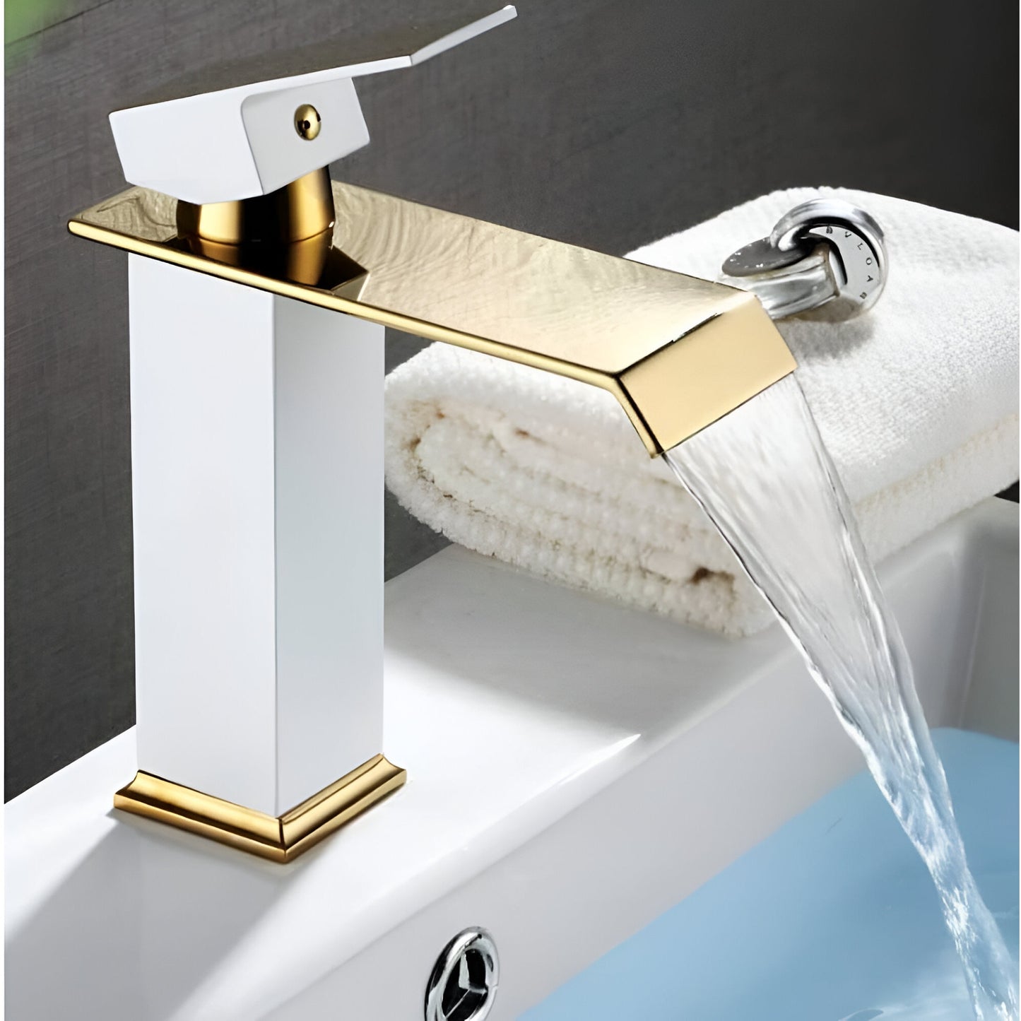 Baterie Chiuveta Baie, Tip Cascada, Monocomanda, Design Minimalist, Racorduri incluse, Otel Inoxidabil, Puternica si Durabila, Rezistenta la rugina si coroziune, usor de instalat, SMARTGADGETS C&A, Alb-Auriu, 19 CM